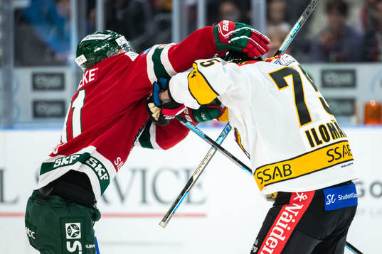 Frölundas Nicklas Lasu och Luleås Arttu Ilomäki i bråk