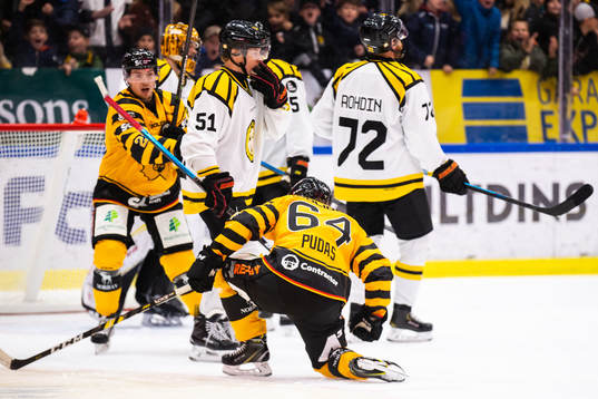 Skellefteås Jonathan Pudas jublar
