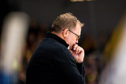 Brynäs tränare Magnus Sundquist deppar