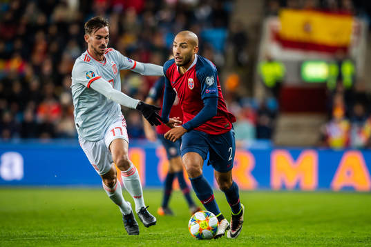 Fabian Ruiz of Spain and Haitam Aleesami of Norway