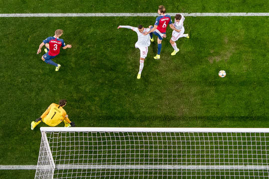 Goalkeeper Rune Almenning Jarstein of Norway, Kristoffer