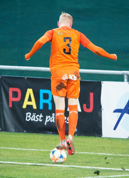 Kristianstads Linus Svensson i matchen i division 1 mellan