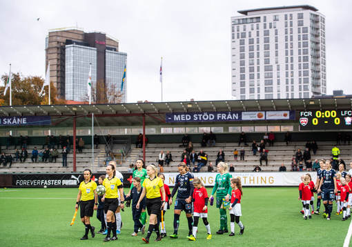 Spelarna gör entré