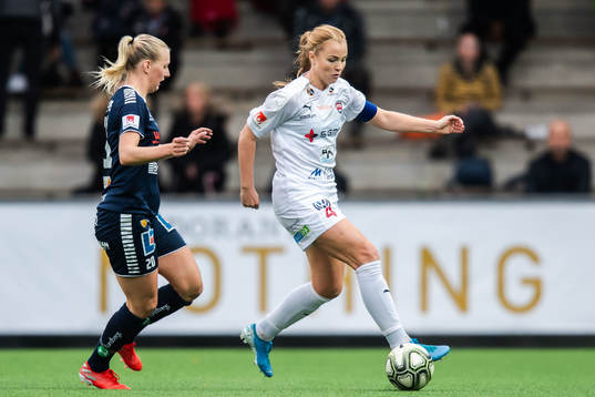 Linköpings Stina Blackstenius och Rosengårds Glodis Perla