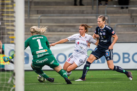 Rosengårds Jessica Samuelsson mot Linköpings Lisa Hurtig