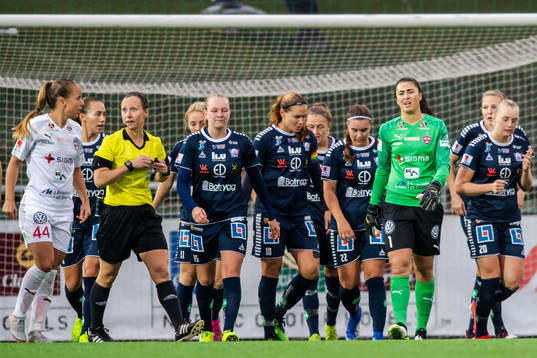 Rosengårds målvakt Zecira Musovic deppar