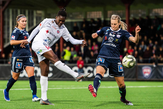 Rosengårds Anam Imo och Linköpings Lisa Hurtig