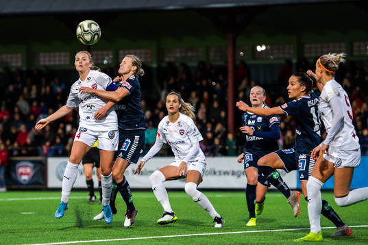 Rosengårds Glodis Perla Viggosdottir och Linköpings Lisa