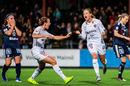 Rosengårds Anna Anvegård jublar
