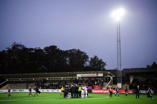 Rosengårds spelare samlas