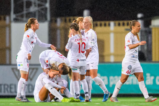 Rosengårds Anna Anvegård, Sanne Troelsgaard, Nathalie