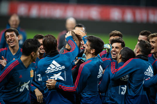Players of the Spanish national football team tease