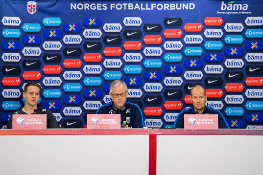 Stefan Johansen, Lars Lagerbäck, head coach of Norway, and