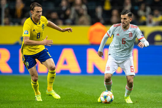 Albin Ekdal of Sweden and Dani Ceballos of Spain