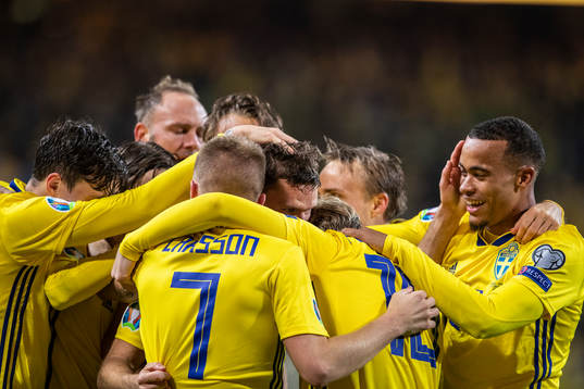 Bläddra bland fler bilder av Football, UEFA Euro Qualifier, Sweden - Spain