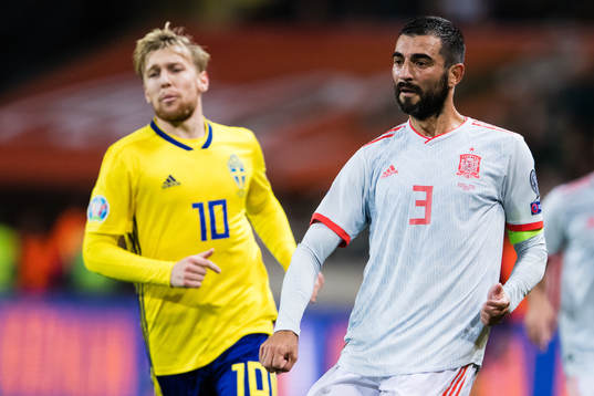 Emil Forsberg of Sweden and Raul Albiol of Spain