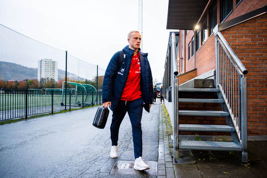 Julian Faye Lund of Norway arrives