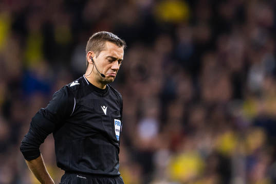 Referee Clement Turpin