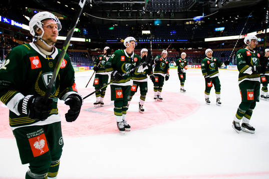 Players of Färjestad celebrating