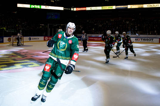 Victor Ejdsell of Färjestad celebrates