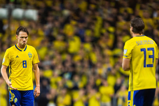 Albin Ekdal is substituted for Gustav Svensson of Sweden