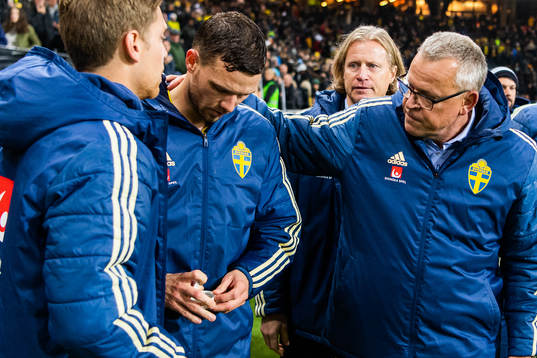 Marcus Berg and Janne Andersson, head coach of Sweden look