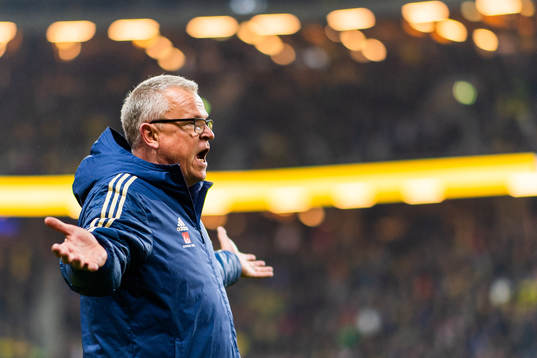 Janne Andersson, head coach of Sweden reacts