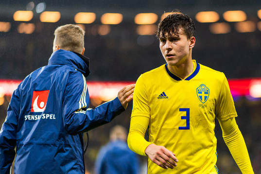 Victor Nilsson Lindelöf of Sweden looks dejected