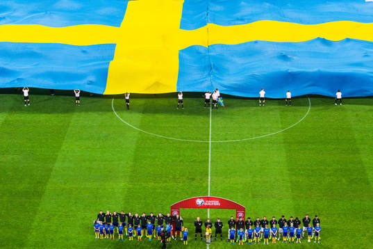 Players of Sweden and of Spain