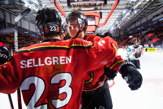 Jesper Sellgren and Noel Gunler of Luleå celebrates