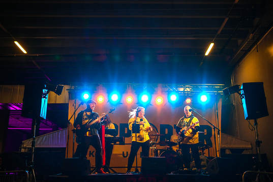 Music act outside the Arena