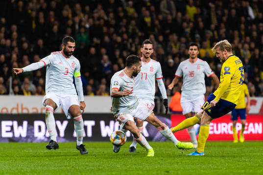 Raul Albiol, Dani Carvajal and Fabian Ruiz of Spain defemd