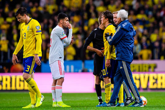 Dani Ceballos of Spain and Kristoffer Olsson of Sweden