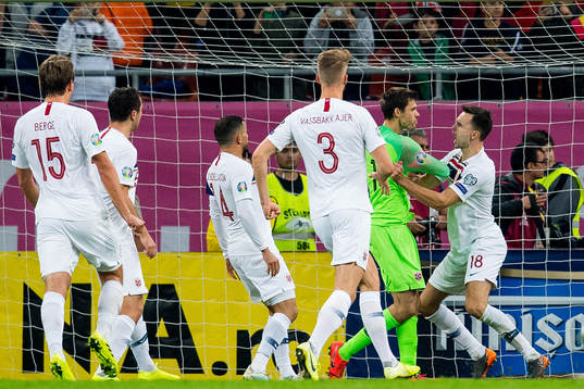 Goalkeeper Rune Almenning Jarstein of Norway celebrates