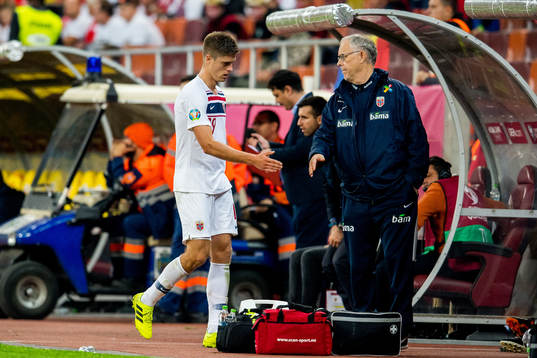 Markus Henriksen and Lars Lagerbäck, head coach of Norway