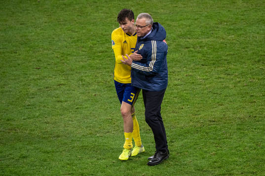 Victor Nilsson Lindelöf and Janne Andersson, head coach of