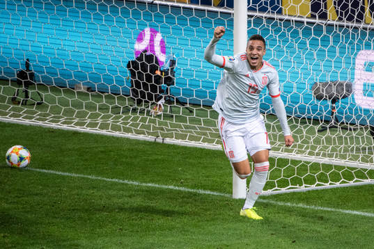Rodrigo of Spain celebrates