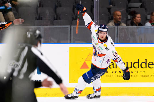 Växjös Emil Pettersson jublar