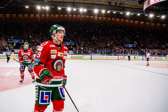 Frölundas Simon Hjalmarsson jublar