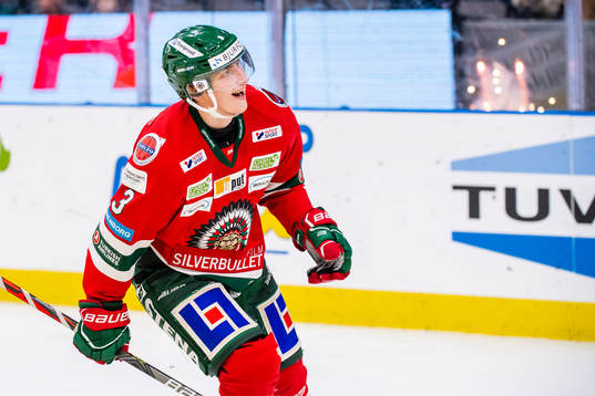 Frölundas Jacob Moverare jublar