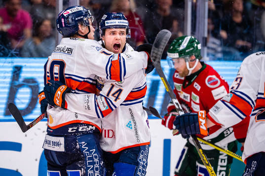 Växjös Emil Pettersson jublar