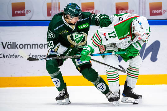 Färjestads Albert Johansson och Rögles Taylor Matson