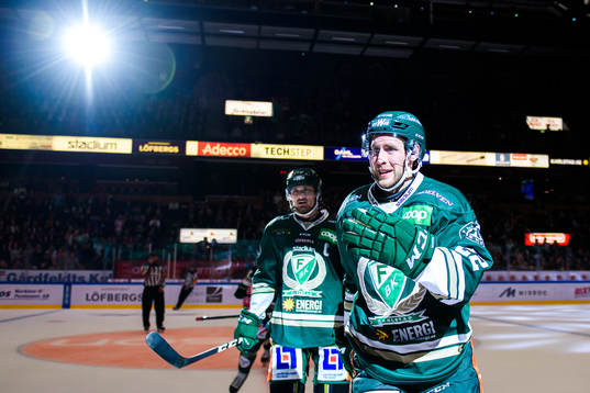 Färjestads Per Åslund jublar