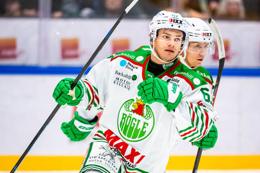 Rögles Leon Bristedt jublar