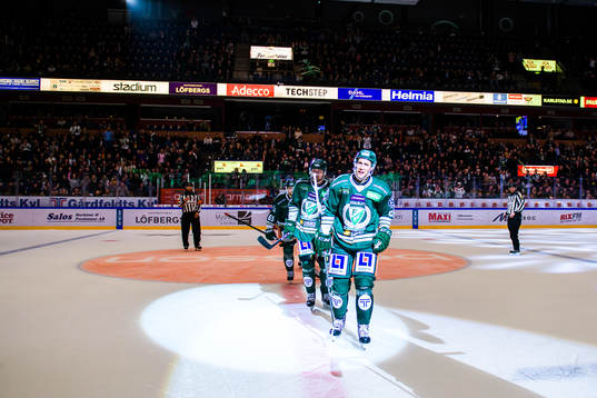 Färjestads Per Åslund jublar
