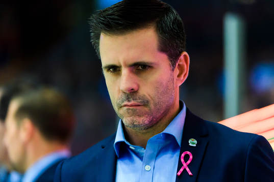 Rögles assisterande tränare Cory Murphy deppar