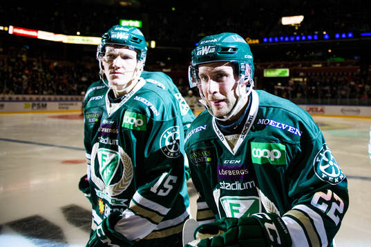 Färjestads Gustav Rydahl och Per Åslund jublar
