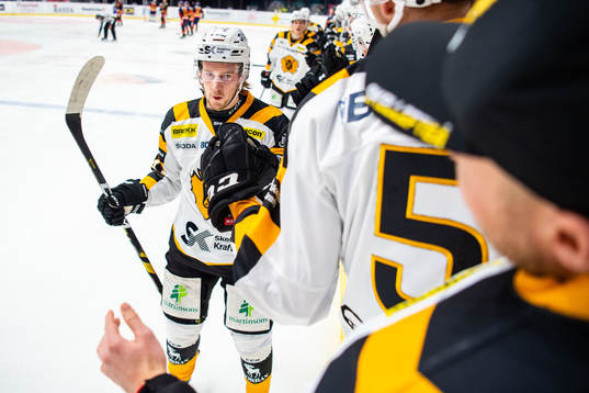 Skellefteås Jonathan Pudas jublar