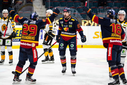 Djurgårdens Patrik Berglund (m) jublar