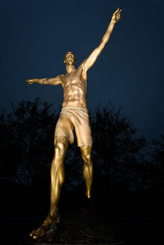 The statue of Zlatan Ibrahimovic photographed